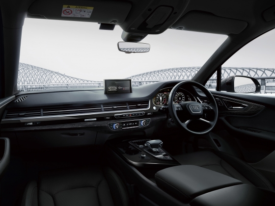 Audi Q7 urban black [2019] 003