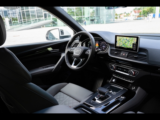 Audi Q5 TFSI e [2020] 004