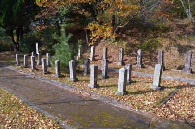 濱田陸軍墓地 ｃ下士官・兵卒（手前）南東から（島根浜田）