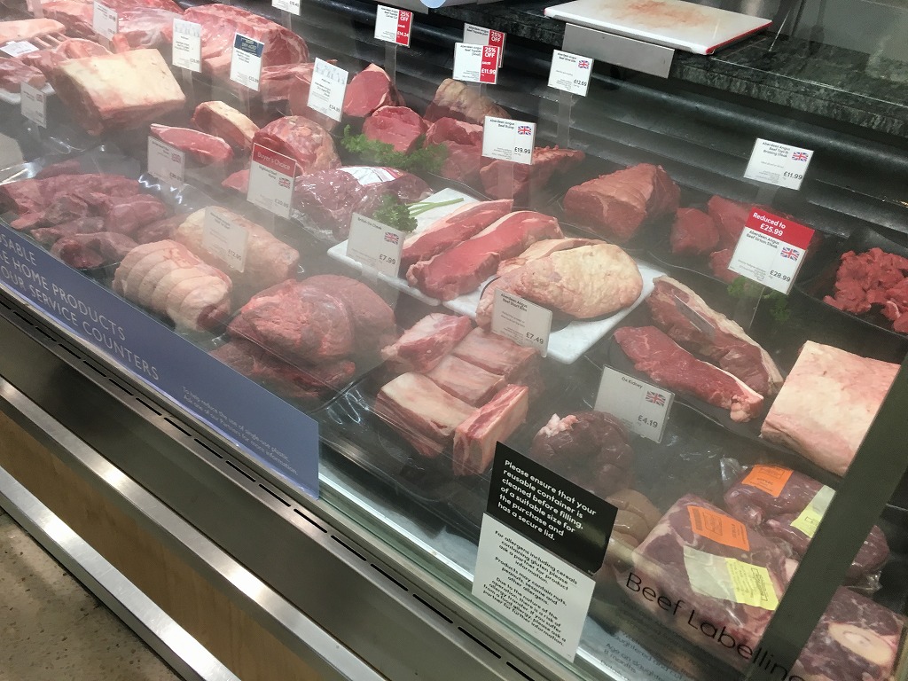 ショーケースの肉塊たち